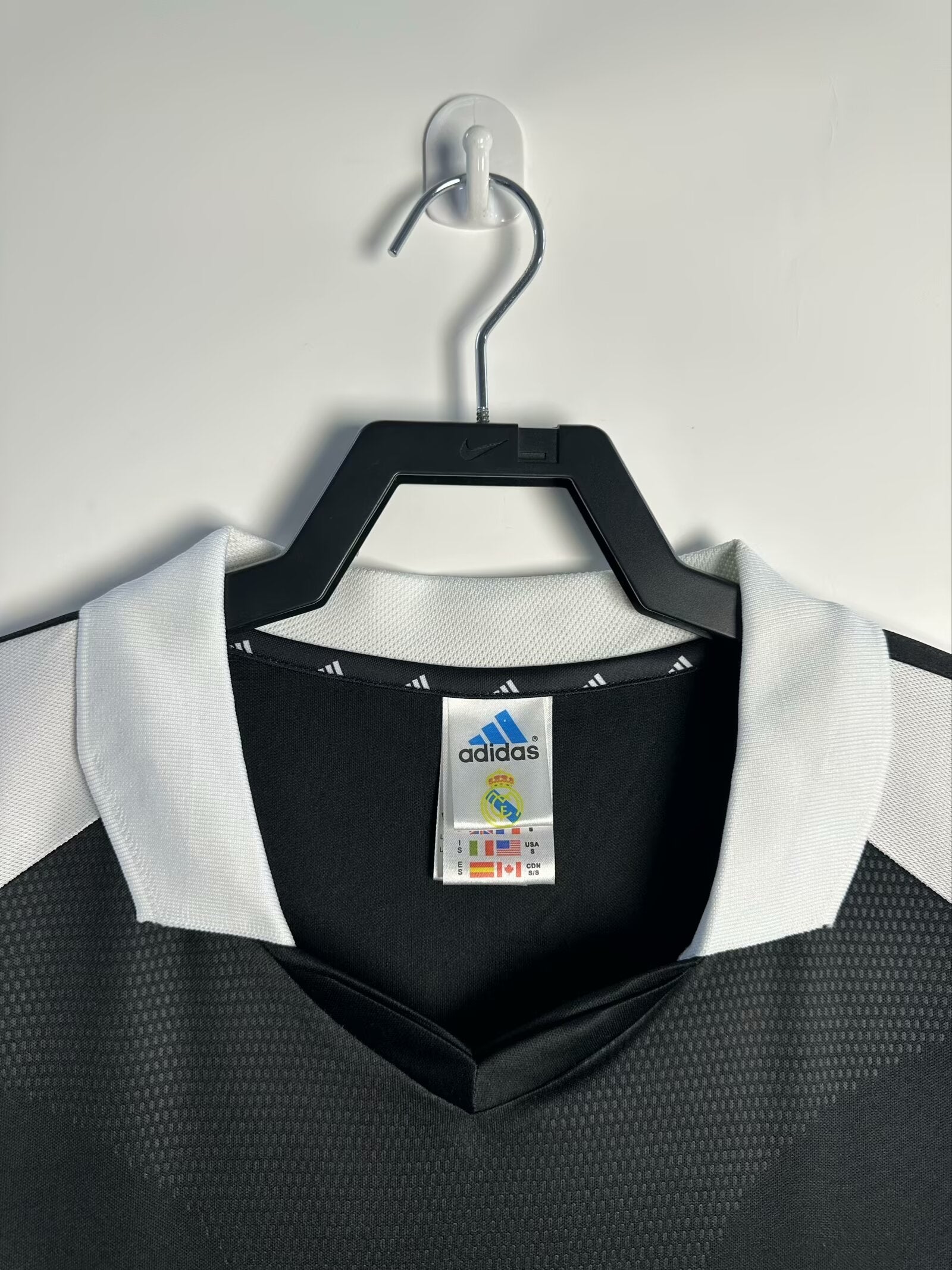 MAILLOT REAL MADRID EXTERIEUR 2001/2002